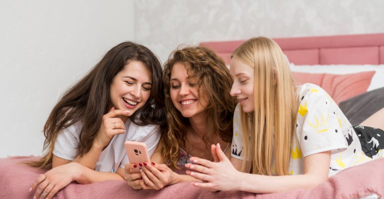 Kızlarla Chat Odaları